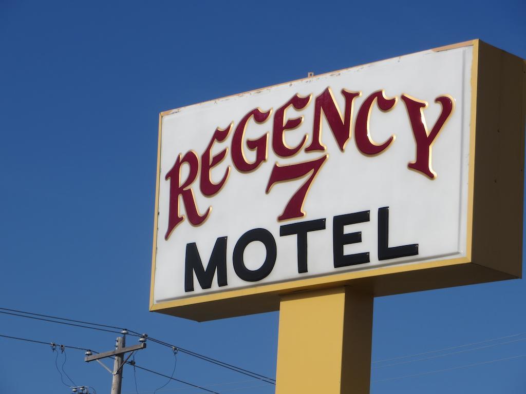 Regency 7 Rogers Motel Exterior photo